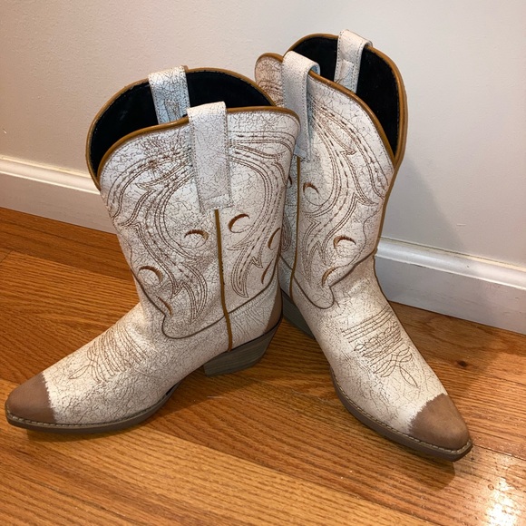 Sterling River Women’s Cowgirl Boots - Picture 12 of 16